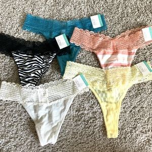 Gillian & O’Malley Thongs Size Small NWT
